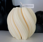 Load image into Gallery viewer, Spiral candle
